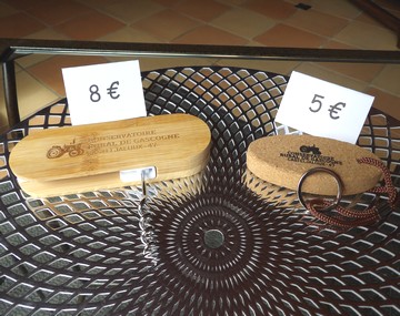 Tire-bouchon et porte-clés